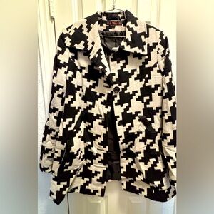 Via Spiga Women's Jacket 
Color Black and Cream 
Size 14